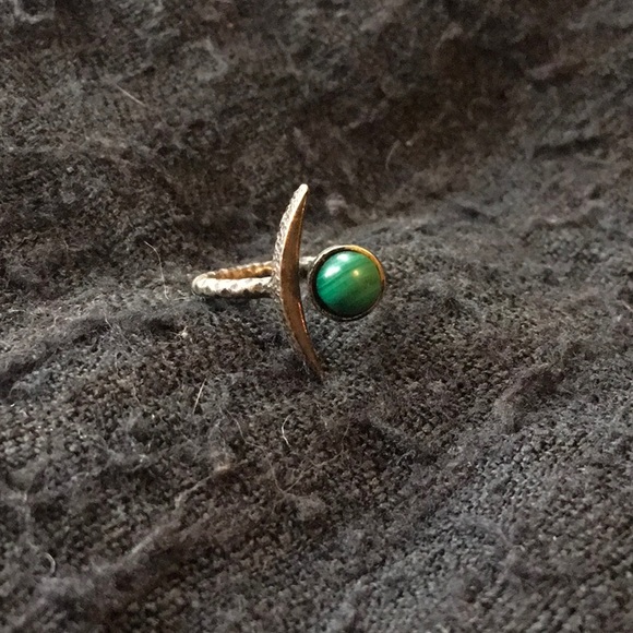 Crescent sliver with malachite ring - Picture 1 of 2